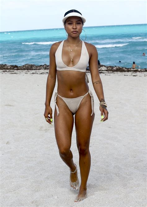 Athleisure is the name of the trend where you can stay comfortable in here are some girls in yoga pants with camel toe pictures that are giving an attractive look. Karrueche Tran