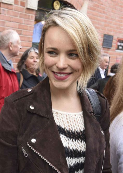 У нее есть младшая сестра кейлин и младший брат дэниэл. Rachel McAdams - 2015 Telluride Film Festival - celebsla.com