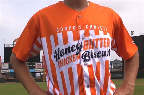 Kat sini cikdyg kongsikan step by step tutorial buat honey butter biscuit ala2 texas chicken ni noh. Texas Baseball Team to Be the 'Honey Butter Chicken Biscuits'