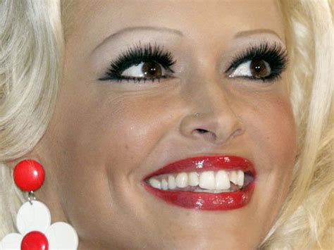 High heels, daniela katzenberger, größe 37 *ungetragen*, neongelb. Daniela Katzenberger lässt Nackt-Fotos entfernen | Sexy