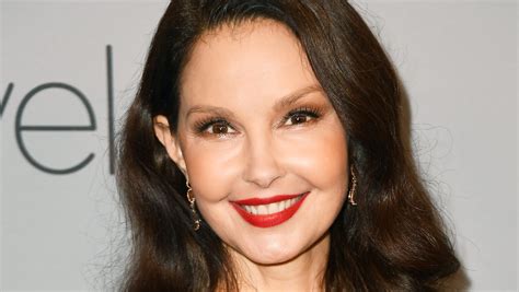 Fünf jahre später verließ sie ihre familie und lebte einige zeit auf der straße. Ashley Judd accident: Actress shares healing process after ...