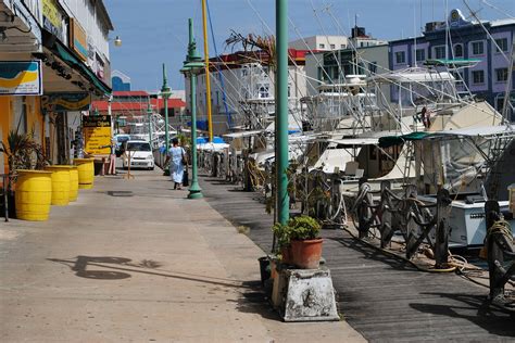 Die insel liegt im atlantischen ozean als die östlichste der kleinen antillen und stellt einen übermeerischen gipfel des barbadosrückens dar. BARBADOS: Kommt die Ehe für alle vor der Legalisierung von ...