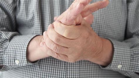 Telapak tangan, khususnya, bisa terasa gatal dalam kasus ini karena histamin cenderung terkumpul dalam jumlah yang lebih banyak di tangan dan kaki. Kaki Kesemutan Terus Menerus - Salam Sehat