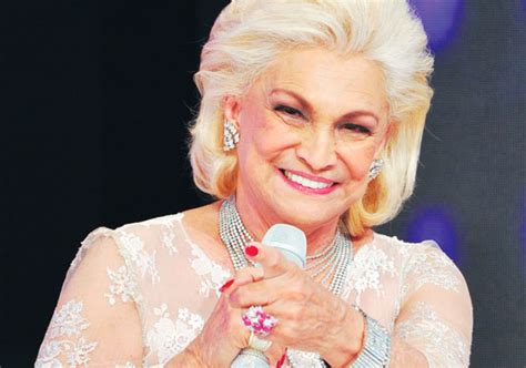 She is the daughter of zeus and his wife, hera. Hebe Camargo morre aos 83 anos - brejo.com