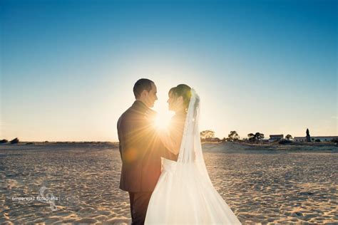 Apartamento en primera linea de playa, inmejorables vistas, dos habitaciones dobles con posibilidad de cama de matrimonio, baño completo. Fotografo bodas alicante, fotografo bodas murcia ...