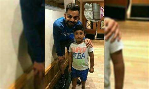 Cm, date de naissance, couleur des cheveux, couleur des yeux, nationalité. After Dhoni, Virat Kohli's Picture With Azhar Ali's Son Goes Viral! - Brandsynario