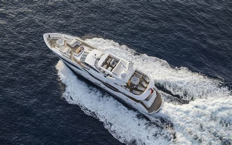 Accommodation on board sunseeker 116 offers accommodation to ten guests and a crew of 5. Sunseeker 116 Yacht, 26 узлов - Sunseeker Russia