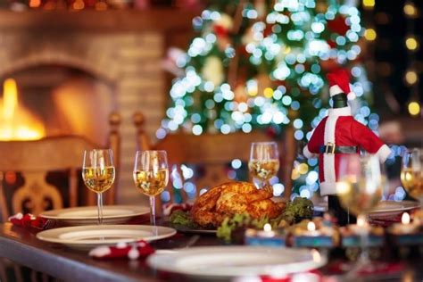 Christmas dinner is a meal traditionally eaten at christmas. The BIG English Christmas Dinner Quiz - 50 Questions | Day Out in England