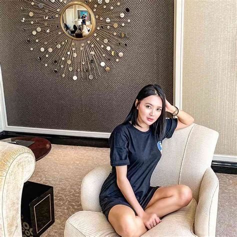 Melalui akun media sosialnya, baik instagram maupun facebook, sarah viloid membagikan keinginannya untuk mencari pasangan. Sumber Penghasilan Wika Salim, Pedangdut Jebolan Pencarian ...