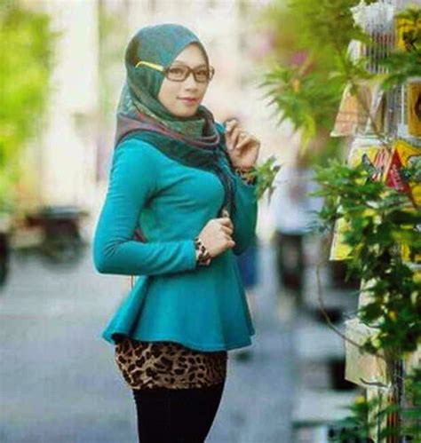 Skandal cikgu melayu berjubah bertudung litup (full vid) malaysia 16 min. Cantik Sih Tapi Terlalu Seksi | Hijab Style