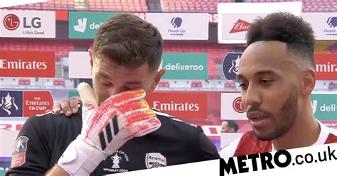 Emiliano martínez » fa cup 2019/2020. Arsenal news: Martinez breaks down in tears during ...