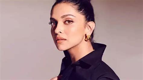 83, pathan and fighter, a detailed look at deepika's movies releasing in 2021 and 2022. Deepika Padukone's upcoming films in 2021 | Hindi Movie ...