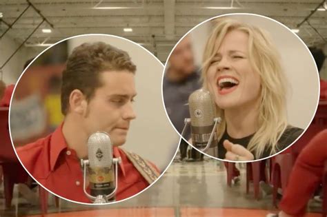 Ilse delange krijgt een rol in de internationale successerie nashville. Ilse DeLange and Douwe Bob entertain women's prisoners in ...