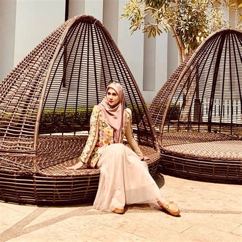 9 ide padu padan rok plisket untuk wanita berhijab praktis. 9 Ide OOTD Hijab dengan Rok Tutu ala Marini Zumarnis