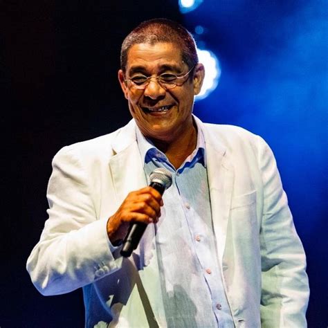 Falta pouco pro zeca ficar 100% e sair do hospital! Zeca Pagodinho lança álbum 'Mais Feliz' em show na Barra ...