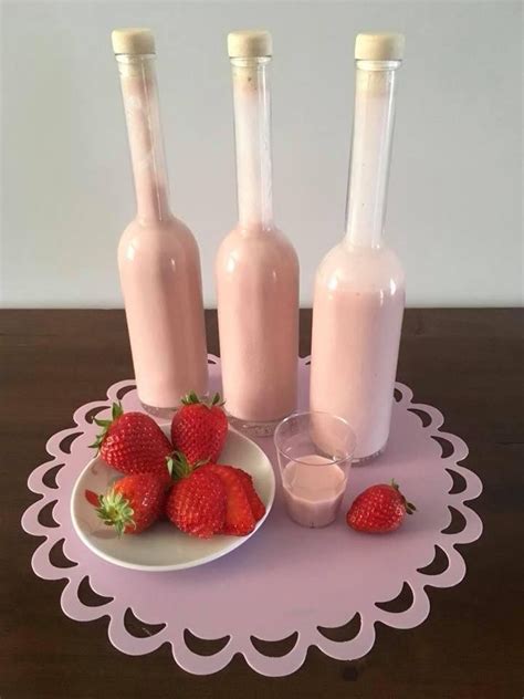 Liquore alla fragola fatto in casa. LIQUORE ALLE FRAGOLE BIMBY, cremoso e goloso | Liquori ...