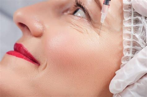 Pada postingan kali ini saya akan mambagikan tutorial photoshop, cara menghilangkan (menyamarkan) kantung mata dengan metode spot healing brush tool.metode ini sangat efektif dan cepat untuk solusi kasus semacam ini. 12 Cara Menghilangkan Kerutan di Mata (No. 4 Paling Mudah)