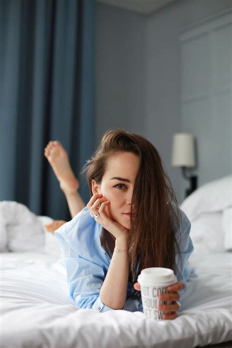 50 bedroom ideas that are downright dreamy. Poses Bedroom Photoshoot Ideas - mangaziez