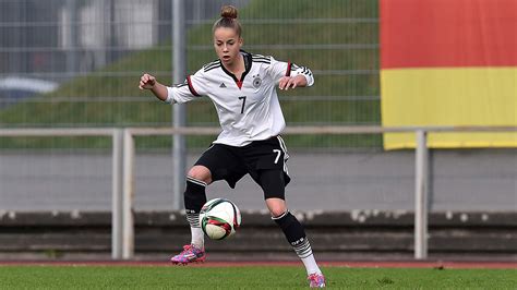 Giulia ronja gwinn (german pronunciation: U 17-Talent Gwinn: Zweite EM im Blick :: DFB - Deutscher ...