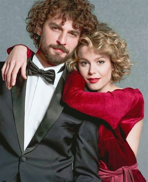 Elif (mustafa, tv dizisi 2008). Burcu Biricik ve Birkan Sokullu | Aktör, Ünlüler, Çift ...