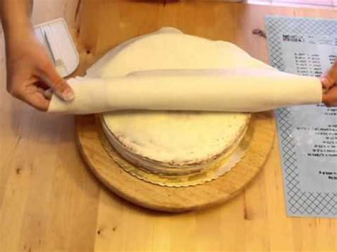 Se la lasciate in frigo per 13. PASTA DI ZUCCHERO | Come ricoprire una torta - YouTube