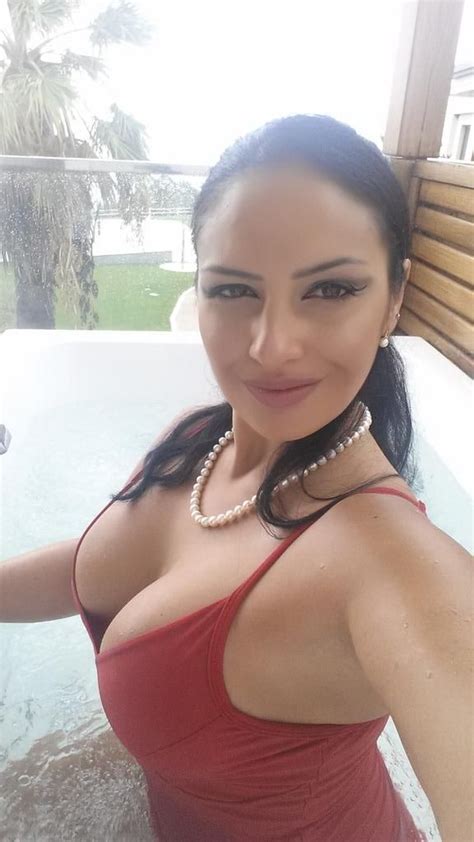Enjoy the female beauty and superb elegance of comtesse monique! The Goddess Ezada Sinn (With images)