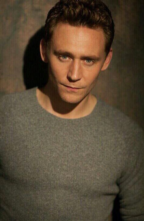 I really do hope he'll turn into his frost giant form again. HiddlesGoddesses on | Schauspieler, Tom hiddleston und Tom ...