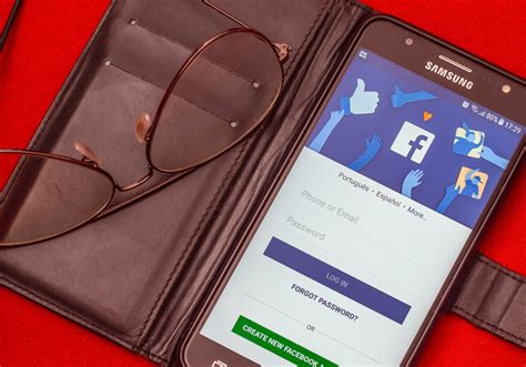 Włącz ukryty tryb ciemny w facebook messenger. Nowy Facebook to nie tylko tryb ciemny. Zmiany w wyglądzie ...