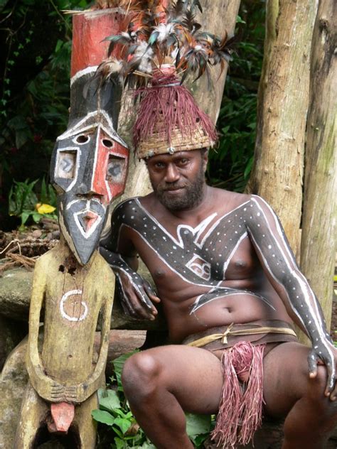 Die meisten inseln sind vulkanischen ursprungs. Vanuatu - Inseln der Magie und lebendiger Tradition ...