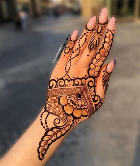 100+ latest mehandi design easy to draw for hands and legs of arabic, india and morocco pattern. Mandhi Desgined - 20 Best Simple Easy Mehendi Design Ideas ...