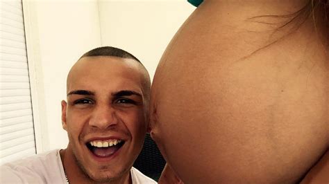 Sarah lombardi hat eine neue überraschung für ihre fans. Lombastisch! Sarahs Baby-Kugel wächst ins Unermessliche ...