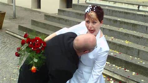 Weitere ideen zu hochzeit, kleider hochzeit, hochzeitskleid. Fummeln unterm Hochzeitskleid - YouTube