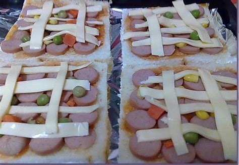 Apa kata anda cuba membuat roti? ~ Yum-Yum Yummy ~: Roti Pizza Sosej