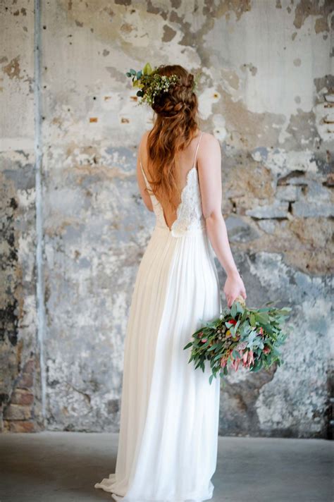 Eine boho braut muss nicht zwangsläufig mit offenen, wallenden haaren heiraten. Traumhaft leichte Brautkleider von Victoria Rüsche ...