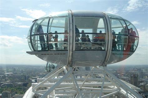 The london eye is situated on the south bank of the river thames. Pernille: London-eye