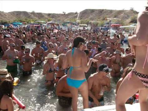 Check out muddinforparts friends on insta @highlifterdan @fleeterxmr @northernmudhunter. Lake Havasu Boat Bun Party Pics - YouTube