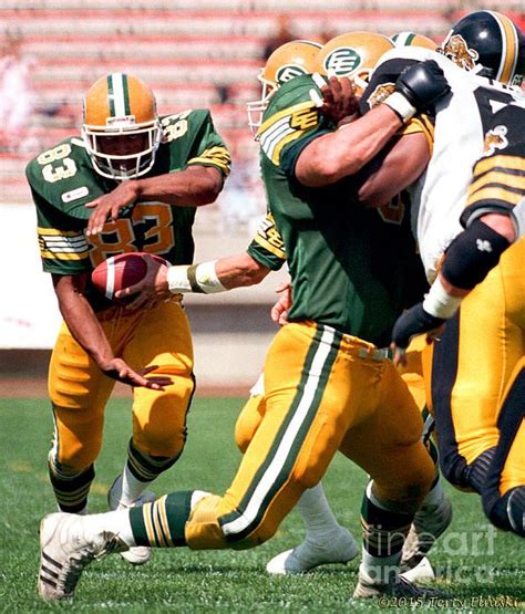 Edmonton eskimos plays their home games in the commonwealth stadium. Edmonton Eskimos Football - Chris Johnstone 1987 by Terry ...