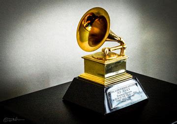 The grammy awards are music's biggest night, and pitchfork has you covered with everything you need to know the day of the show. جایزه گرمی - ویکی‌پدیا، دانشنامهٔ آزاد