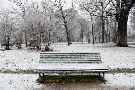 Nubifragi e grandinate al nord. Maltempo, pioggia e neve al centro-nord. Disagi in molte ...