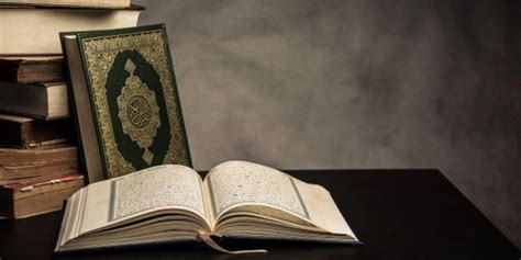 Surat ini juga memiliki jumlah ayat yang sebanyak 19 ayat. Surat Al Alaq Ayat 1-19 Arab, Latin, Terjemahan Beserta ...