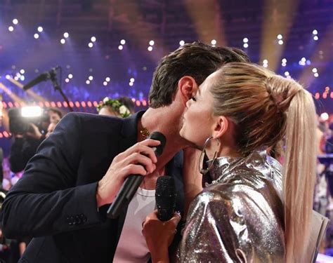 Schlagerqueen helene fischer rührte ihren exfreund florian silbereisen beim schlagerboom mit ihrem überraschungsauftritt zu tränen. Helene Fischer & Florian Silbereisen: Die Umfrage