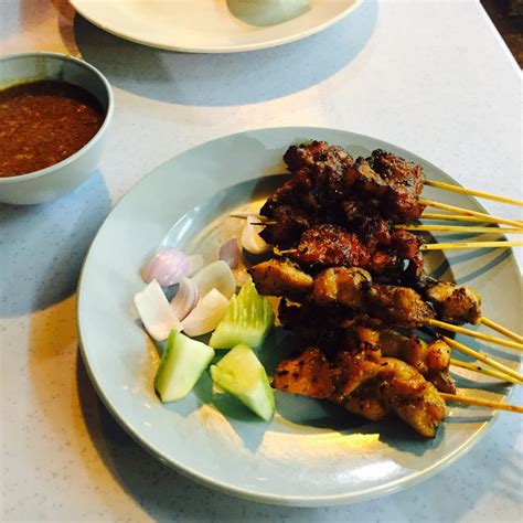 It is located in the bustling heart of bukit bintang. jalan alor: street food heaven. - gaddy goes.