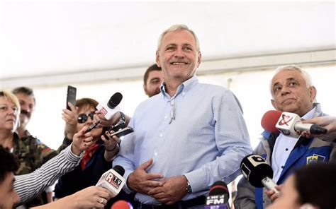 Liviu dragnea / stiri liviu dragnea. FOTO/ Liviu Dragnea și iubita lui mai tânără, invitați de ...