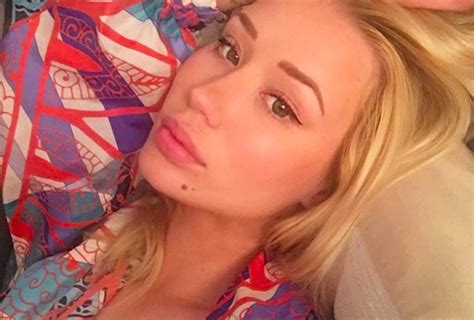 In case you're not up on your iggy azalea facts, amethyst amelia kelly is her given name — and we've always thought it amusing that she had a great artist's name in the first place before choosing iggy. Iggy Azalea Announces Birth Of Baby In Sweet Instagram Post