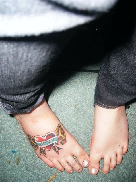 Feet tattoo would suit this kind of person perfectly, because they would have the. Cute foot tattoo | Cute foot tattoos, Foot tattoo, I tattoo