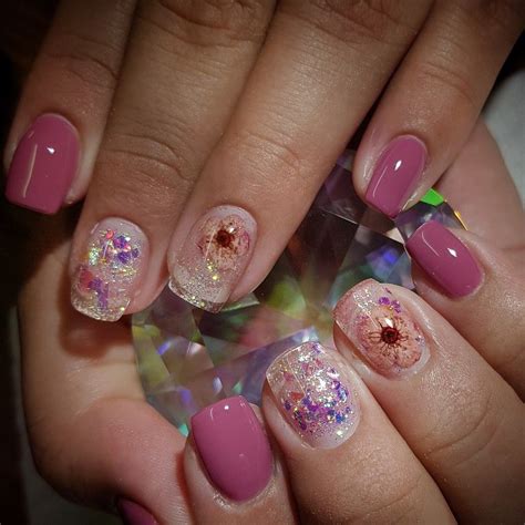 Uñas acrílicas echas completamente con acrílico negro sin encapsular diseño extremadamente elegante. Uñas Acrilicas Negras Con Rosa Palo : Uñas acrílicas ...