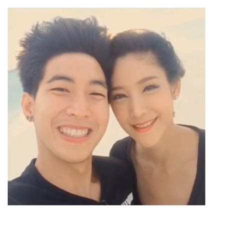 นางเอกสาวแตงโม นิดา ปัด มีปัญหากับโตโน่ ภาคิน จนถึงขั้นเปลี่ยนผู้จัดการส่วนตัว โดยเธอแจง คนที่มาดูแลคิวให้เธอในตอนนี้ ก็เป็นเลขาของ&quot. น่ารัก แตงโม - โตโน่ จูงมือ สวีต มัลดีฟส์