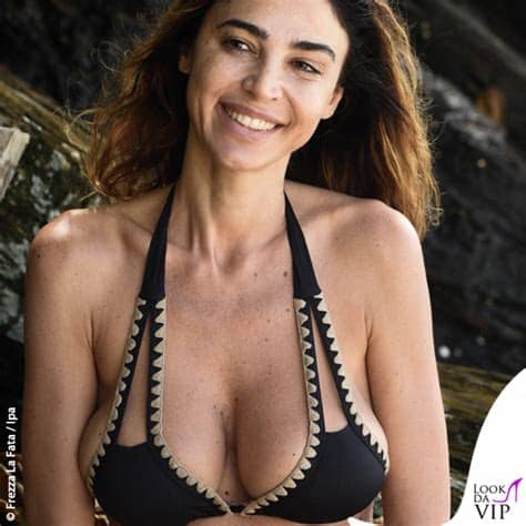 Find your family's origin in the united states, average life expectancy, most common occupation, and more. Cecilia Capriotti: intero o bikini, sempre sexy | Lookdavip.it