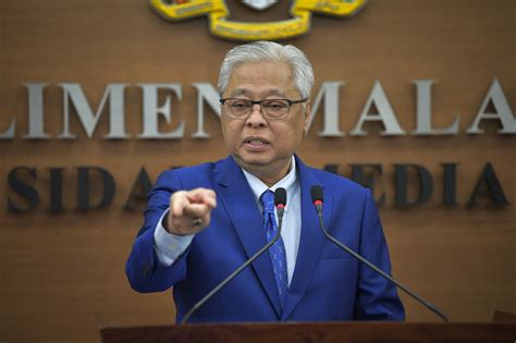 Najib berkata, selepas mengakui salah, beliau dikompaun rm3,000 sebab melakukan dua kesalahan melanggar sop iaitu tidak imbas suhu badan dan tidak mengimbas mysejahtera. Denda RM1,000 pelitup muka masih boleh dirayu, kata menteri | Berita | ProjekMM