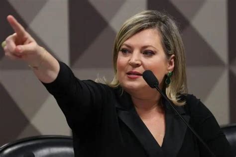 solteira inclusive vire membro e participe do chat ao. Ex-funcionários acusam deputada Joice Hasselmann de ...